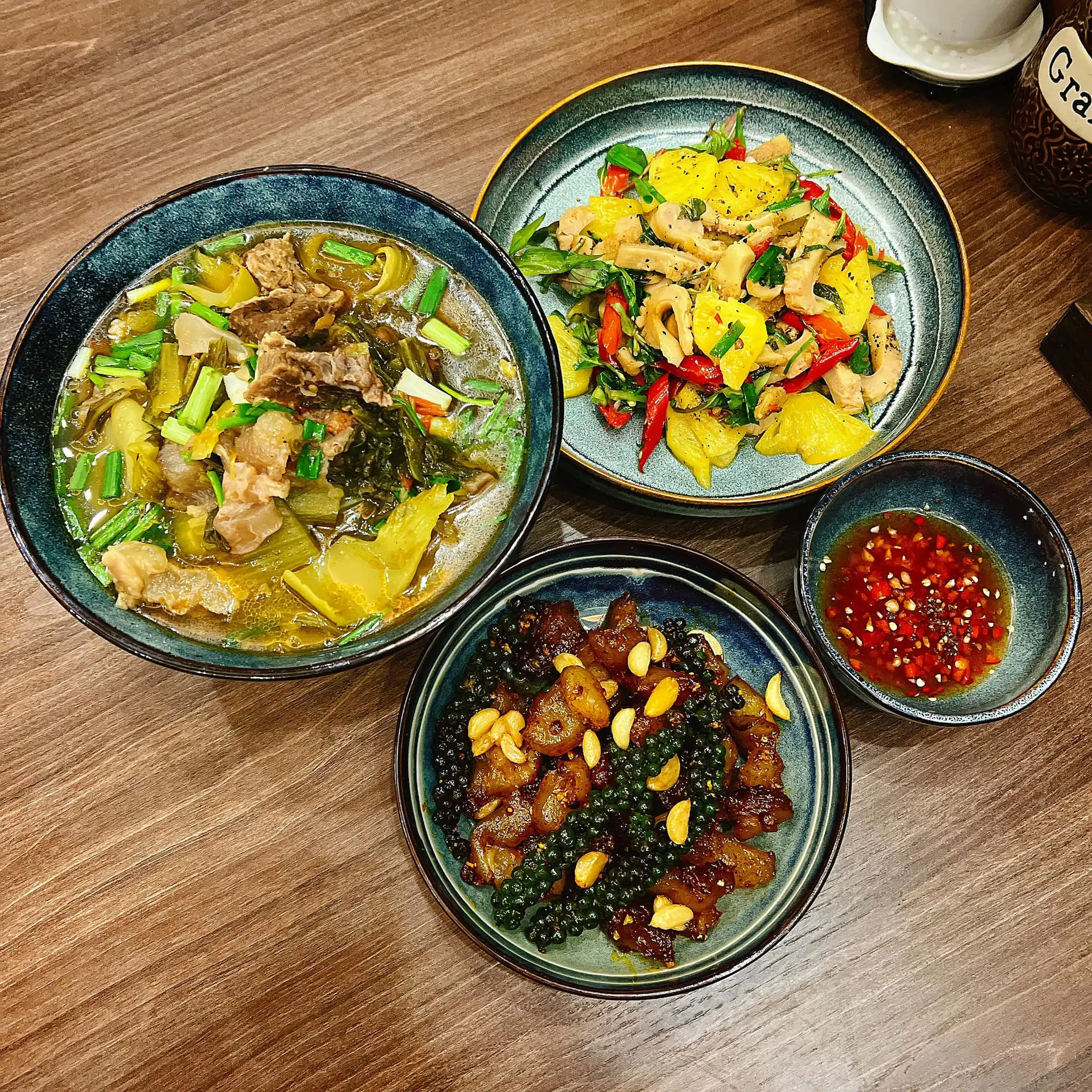 Tối nay chưa biết ăn gì, tham khảo ngay 30 mâm cơm nhà ngon miệng đẹp mắt - 22