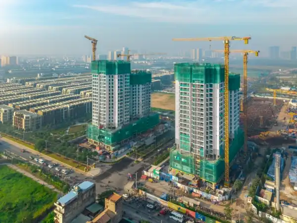 The Global City hoàn thiện tiện ích và hạ tầng tăng tốc từng ngày, mới đây nhất đường Liên Phường xuyên tâm khu đô thị đã thông xe 2 chiều và phân khu cao tầng đầu tiên Masteri Grand View chính thức cất nóc. Ảnh: Masteri Park Place.