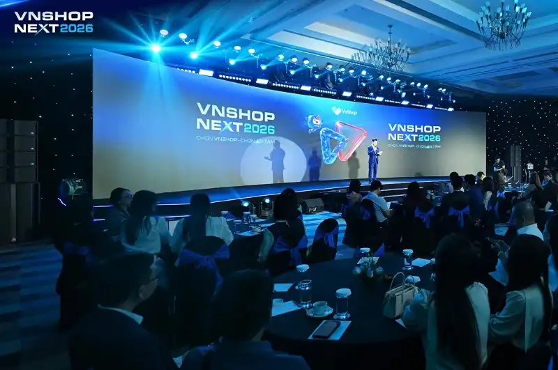 Nhiều người dùng lựa chọn mua sắm trên app ngân hàng